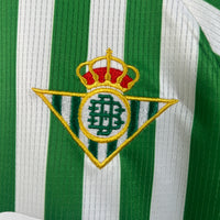Camiseta y Pantalón Corto Niño Real Betis 25/26 Final Uefa Conference League