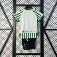 Camiseta y Pantalón Corto Niño Real Betis 25/26 Final Uefa Conference League