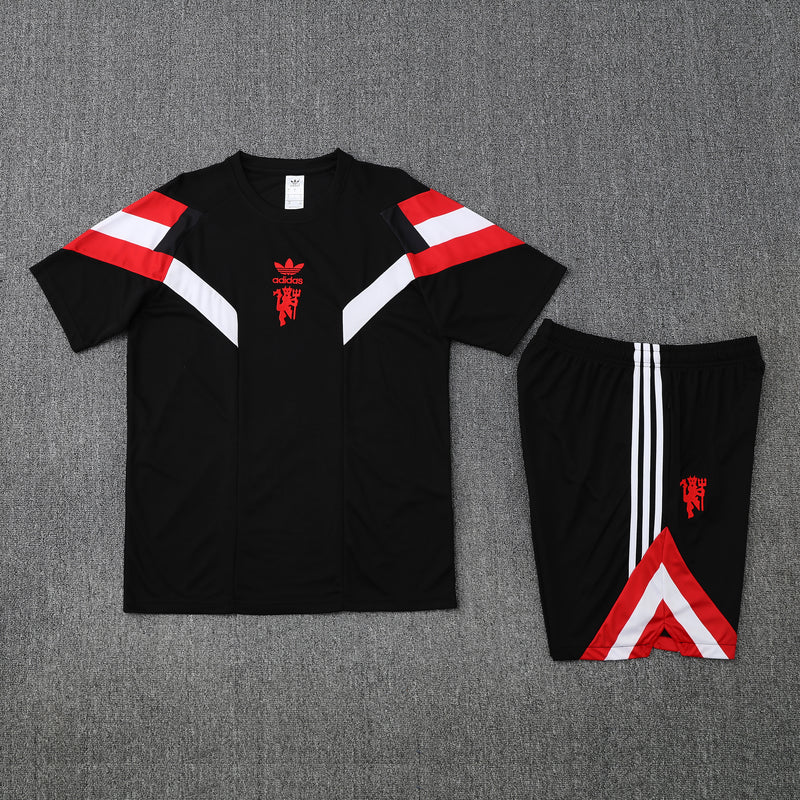 Camiseta y Pantalón entrenamiento Manchester United 25/26