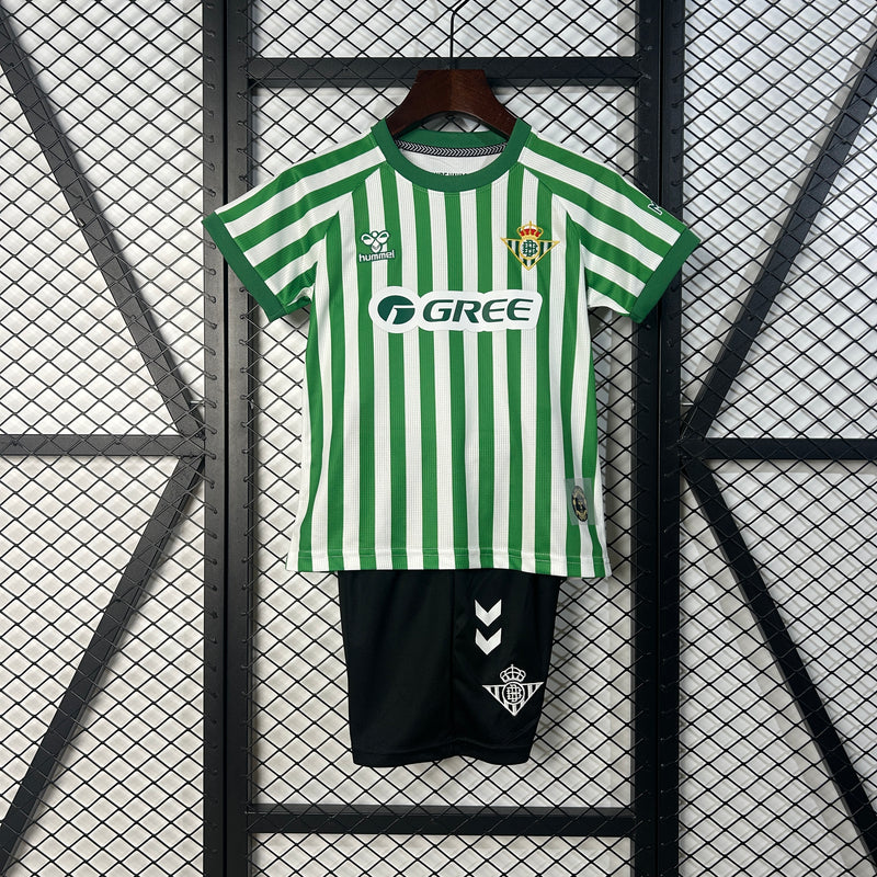 Camiseta y Pantalón Corto Niño Real Betis 25/26 Final Uefa Conference League