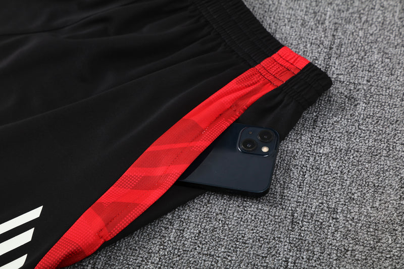 Camiseta y Pantalón entrenamiento Manchester United 25/26