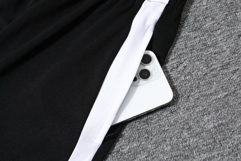 Camiseta y pantalón Manchester United 25/26